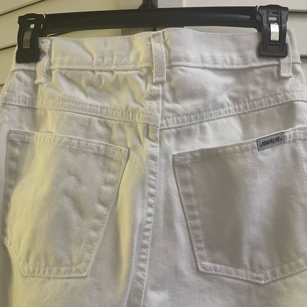 1980’s vintage Jordache women’s White skinny ankle Jeans with bows